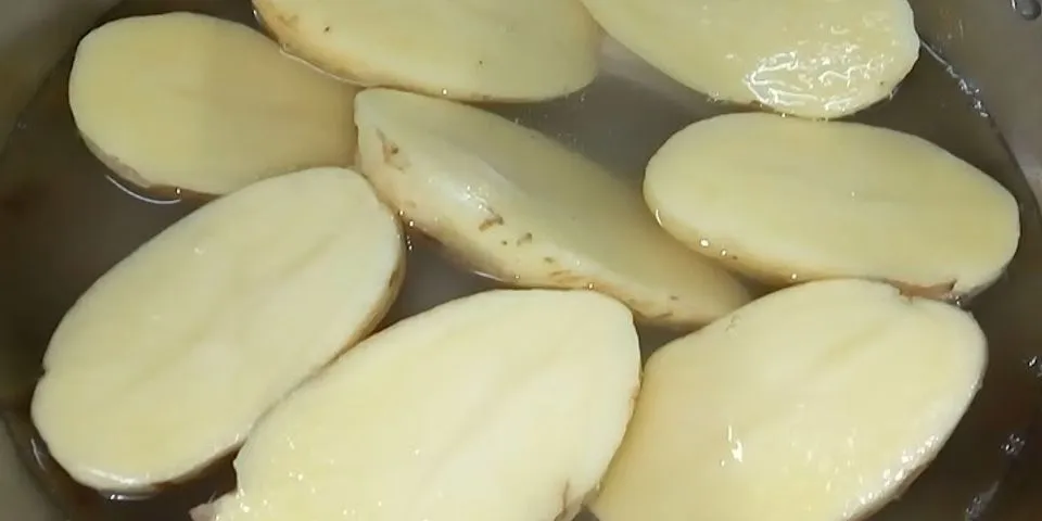 Does soaking potatoes help them cook better?