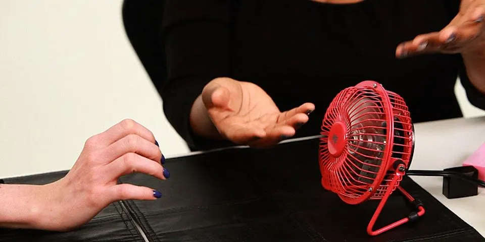 How long does it take nail polish to dry with a fan?